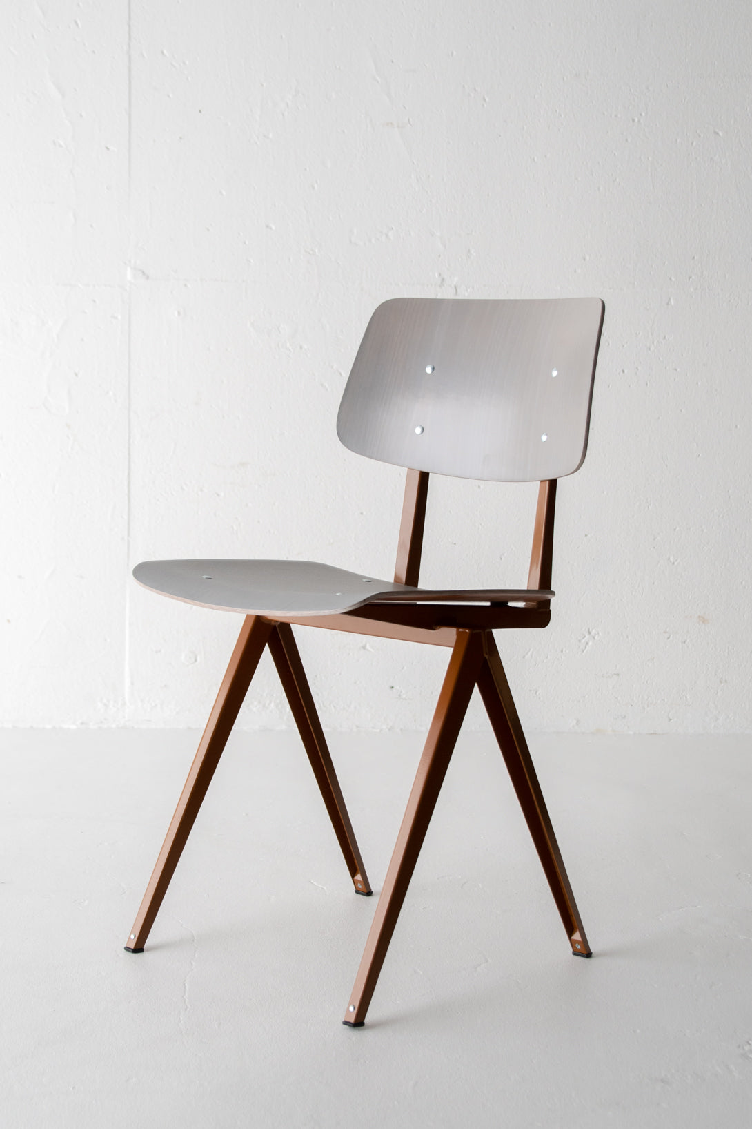 Galvanitas S16-04 ガルファニタス オランダ 店舗什器 ダイニング