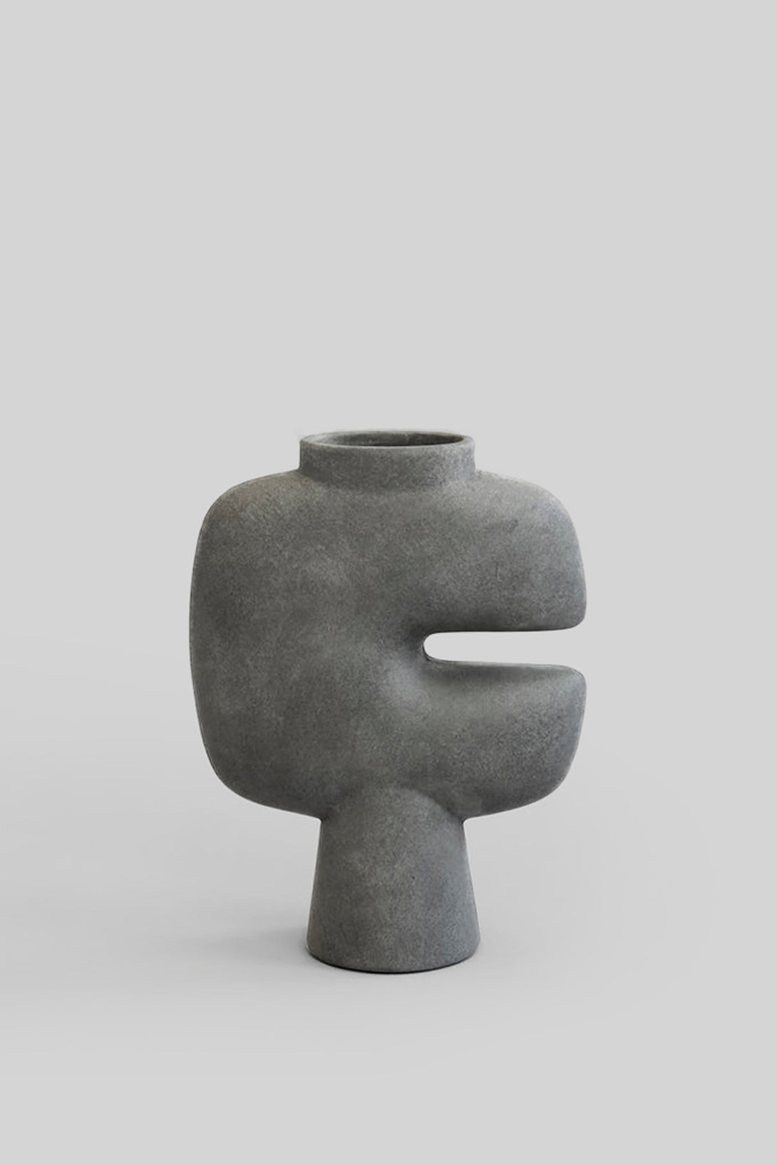 花瓶・フラワースタンド Tribal Vase Medio Dark Gray Tribal Vase, Medio - Dark Grey フラワーベース ダークグレー
